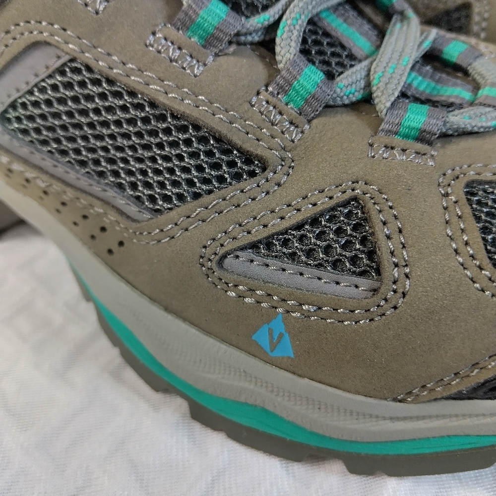 Vasquez Breeze III women's low GTX hiking shoe EUC  8 1/2M Grey Turquise Leather - Picture 9 of 10